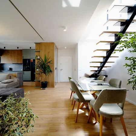 Cityview Penthouse With Private Veranda דירה טיראנה
