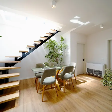 Cityview Penthouse With Private Veranda * 地拉那