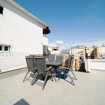 Cityview Penthouse With Private Veranda טיראנה