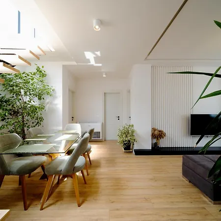 Cityview Penthouse With Private Veranda 公寓