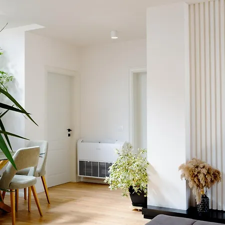 Cityview Penthouse With Private Veranda דירה טיראנה