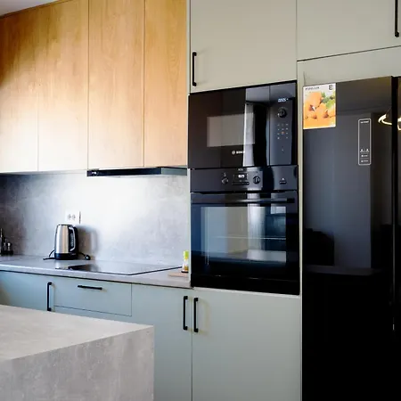 Cityview Penthouse With Private Veranda * טיראנה