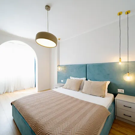 Cityview Penthouse With Private Veranda טיראנה
