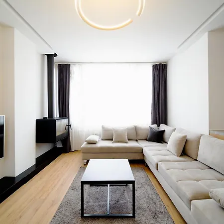 Cityview Penthouse With Private Veranda טיראנה
