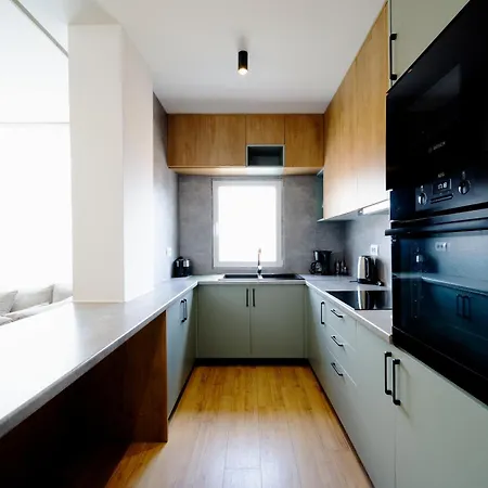 Cityview Penthouse With Private Veranda 地拉那