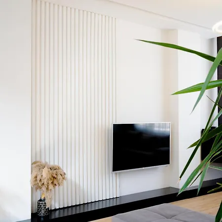 Cityview Penthouse With Private Veranda טיראנה