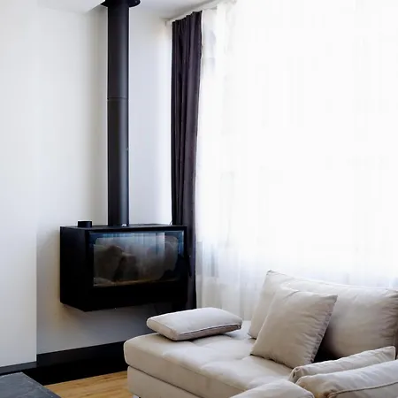 Cityview Penthouse With Private Veranda 公寓 地拉那